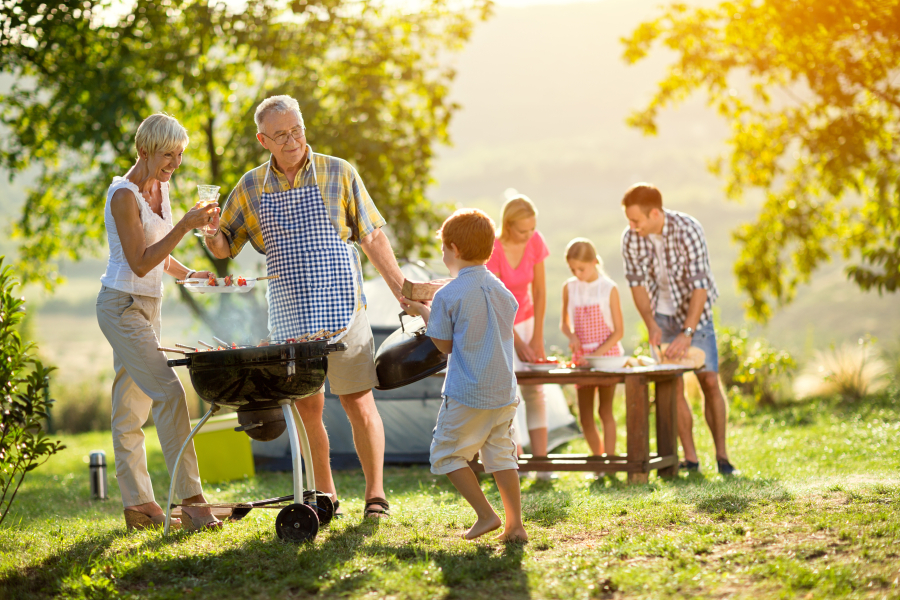 famille au camping dans le Vercors 4 etoiles